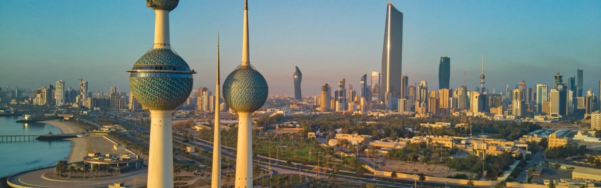 Exploring Bneid Al Gar: Waterfront Views & Urban Charm
