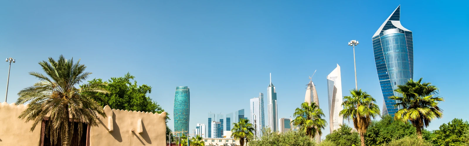 Modern Vibes in Al Shaab: Beaches, Cafés & Shopping