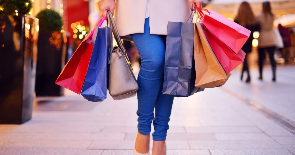 Modern Vibes in Al Shaab: Beaches, Cafés & Shopping