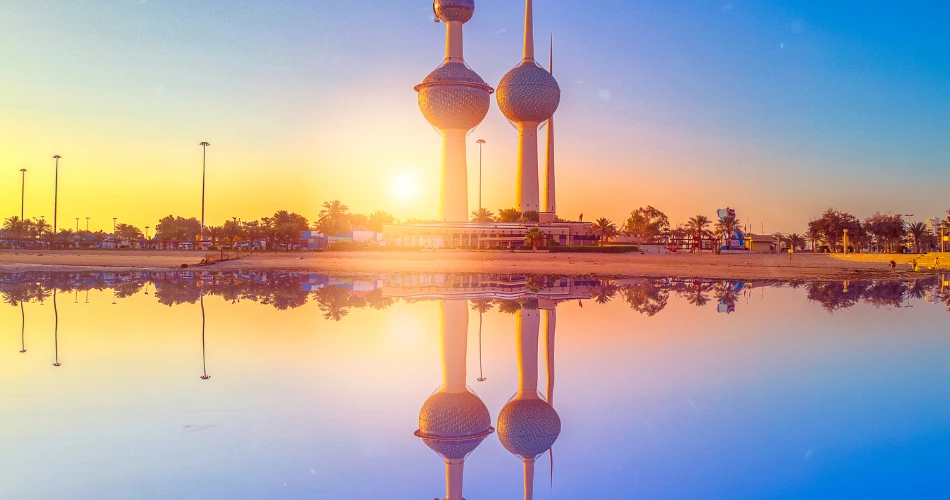 Exploring Bneid Al Gar: Waterfront Views & Urban Charm
